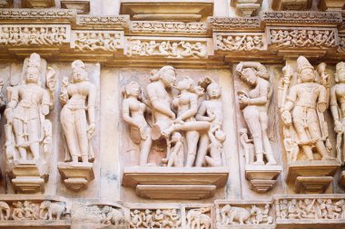 Khajuraho, Hindistan'da ünlü erotik Tapınağı'nda antik kısma.