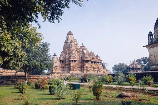 Templos hindus e jainistas em Khajuraho. Madhya Pradesh, Índia . — Fotografia de Stock