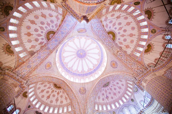 Istanbul, Türkiye - 13 Ocak 2018: İç Sultanahmet ecek