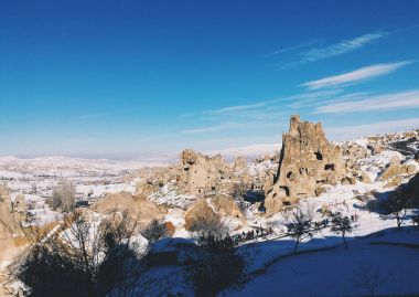 Kış sezonu, Cappadocia nationa Vadisi'nin nefes kesen manzarası