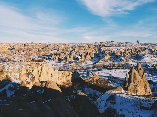 Impresionante vista del valle en temporada de invierno, Capadocia nationa — Foto de Stock