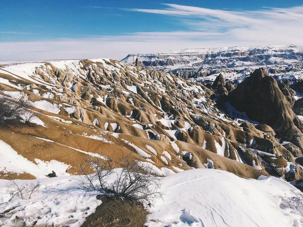 Atemberaubender Blick auf das Tal in der Wintersaison, Kappadokien — Stockfoto