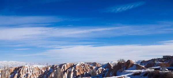 Utsikt över dalen i vintersäsongen, Cappadocia nationalpark, kalkon — Stockfoto