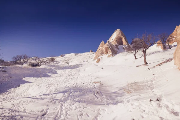 겨울 시즌, 카파도키아 국립 공원, Turke 골짜기의 보기 — 스톡 사진