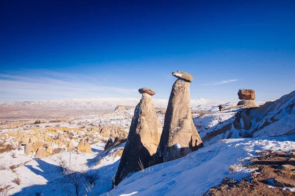 Chimeneas de hadas en Capadocia, Turquía — Foto de Stock