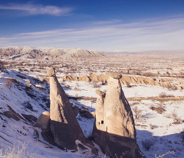 Chimeneas de hadas en Capadocia, Turquía — Foto de Stock