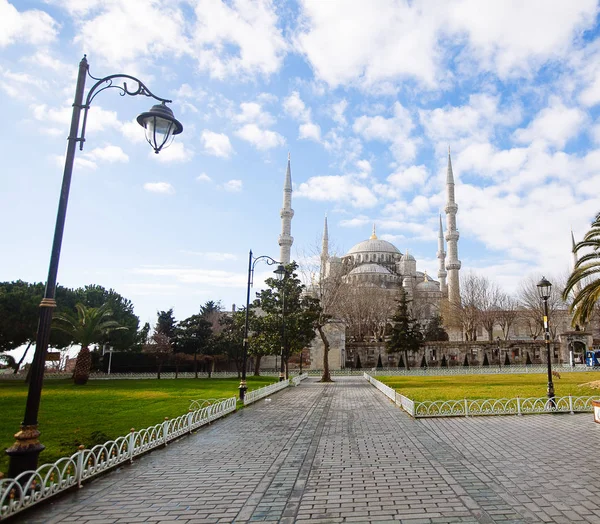 Θέα στο Μπλε Τζαμί (Sultanahmet Camii) για: Κωνσταντινούπολη — Φωτογραφία Αρχείου