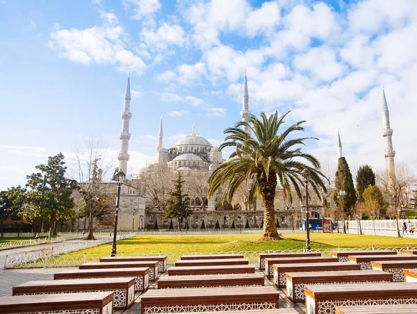 Pohled na Modrou mešitu (Sultanahmet Camii) v Istanbulu — Stock fotografie