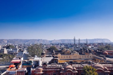 Jaipur, Hindistan - Jan 17: Üst yiew Hawa Mahal veya yer rüzgarlar veya esinti 17 Ocak 2017 meşgul Caddesi'nin Rajasthan, Hindistan
