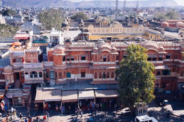 Jaipur, Hindistan - Jan 17: Üst yiew Hawa Mahal veya yer rüzgarlar veya esinti 17 Ocak 2017 meşgul Caddesi'nin Rajasthan, Hindistan