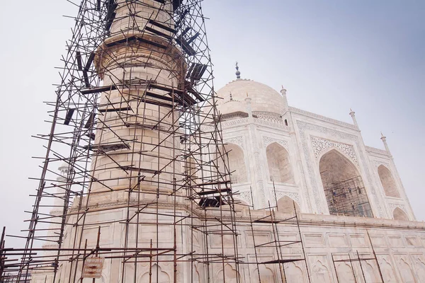 Agra, Indie - 21. ledna 2017: Taj Mahal složité podle uživatele — Stock fotografie