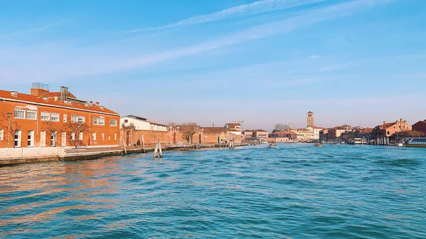 MURANO, ITALY - JANUARY 20, 2020: island of Murano in the lagoon — Stockfoto