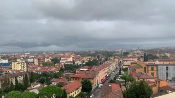 Pisa イタリア 2020年1月27日イタリア トスカーナ州ピサの空中写真 歴史的にも文化的にも豊かなイタリアの町の中心 雨の中の美しい旧市街 — ストック動画