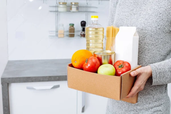 Woman Holding Delivering Box Set Fresh Raw Vegetables Food Supplies — Stock Photo, Image