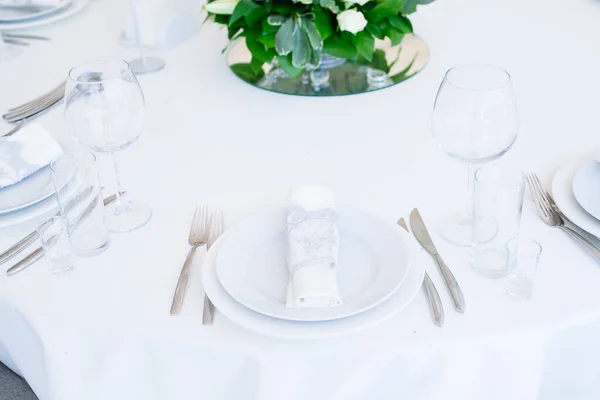 Düğün Ziyafeti Düğün Resepsiyonu Için Masa Hazır — Stok fotoğraf