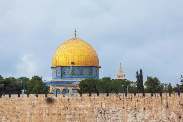 Cúpula de la Roca en el Templo Monte de la Ciudad Vieja, Jerusalén — Foto de Stock