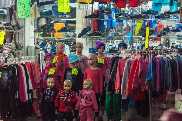 Jeruzalém, Izrael - 21. února 2013: Dětské oblečení na ma — Stock fotografie