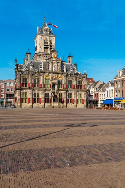 Budynek Rady i centralnego placu w Delft, Holandia — Zdjęcie stockowe