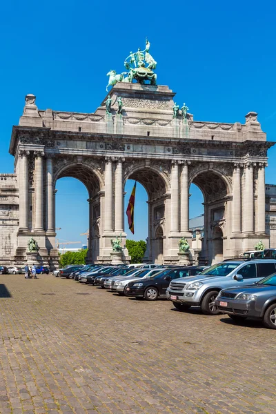 Arco do Cinquantenário com Estátua, Bruxelas — Fotografia de Stock