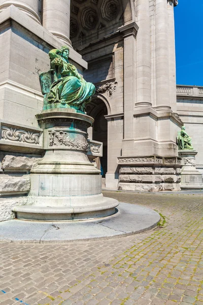 Arco do Cinquantenário com Estátua, Bruxelas — Fotografia de Stock