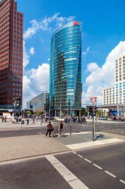 Berlin, Almanya - 2 Nisan 2008: Sony Centre'ın Bahn Kulesi o