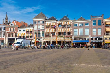 Delft, Hollanda - 4 Nisan 2008: Turist yürüyüş Merkezi Squi