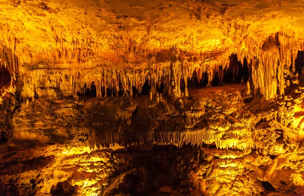 Stalactites et stalagmites de la grotte de Luray, Virginie, États-Unis — Photo