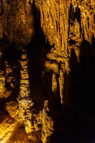 Σταλακτίτες και σταλαγμίτες, Luray σπηλιά, Βιρτζίνια, ΗΠΑ — Φωτογραφία Αρχείου