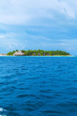 Island Beach Resort, Maldivler ile