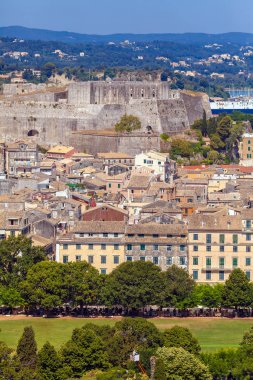 Şehir, Corfu üzerinde eski kale üzerinden havadan görünümü