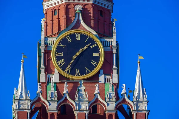Famous ancient clock on the Spasskaya Tower — Stock Photo, Image