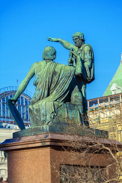 ミーニンの記念碑とモスクワでポジャル スキー — ストック写真