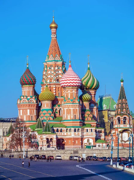 Sint-Basiliuskathedraal in het Rode plein, Moskou, Rusland — Stockfoto