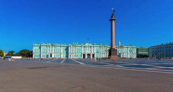 Palácio de Inverno no Dia, São Petersburgo — Fotografia de Stock