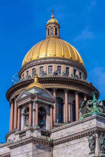 St. Isaac kathedraal in Sint-Petersburg — Stockfoto