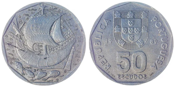 Монета 50 1989 escudos ізольовані на білому тлі, Португалія — стокове фото