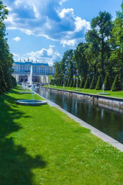Saint Petersburg, Rusya - 27 Temmuz 2014: Ünlü çağlayan 
