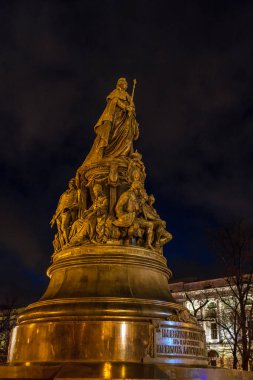 Catherine Saint Petersburg'da büyük bronz heykel (1873)