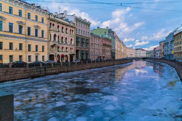 Canal Griboyedov no inverno, São Petersburgo, Rússia — Fotografia de Stock