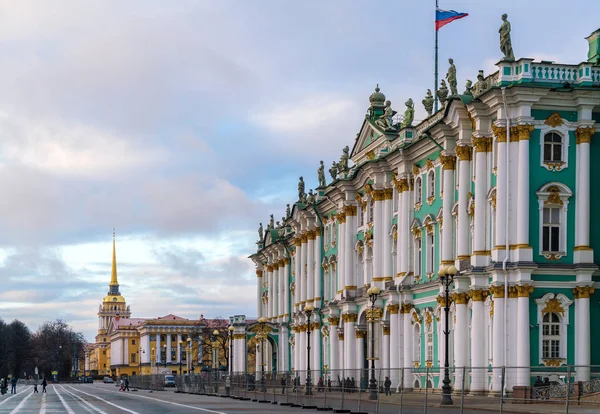 Χειμερινό Παλάτι στο ημέρα, Αγία Πετρούπολη — Φωτογραφία Αρχείου