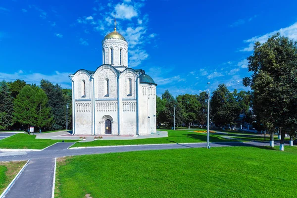 Catedral de São Demétrio (XII c.) em Vladimir, Rússia — Fotografia de Stock