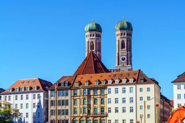 Katedralen i vår kära Lady, The Frauenkirche i Munich city, Ger — Stockfoto