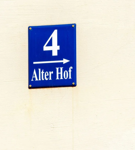 Straßenschild alter hof in münchen, deutschland — Stockfoto