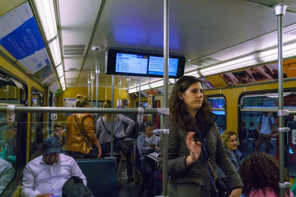 El interior del vagón del metro, Munich —  Fotos de Stock