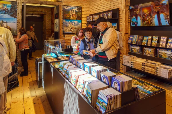 Bavaria, Alemania - 15 de octubre de 2017: Tienda de recuerdos en el interior de Ne —  Fotos de Stock