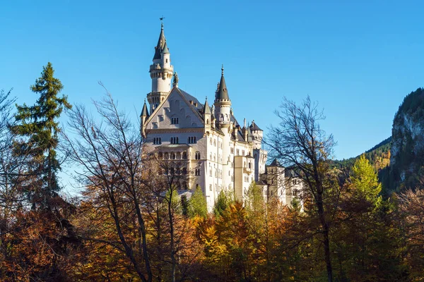 Бавария, Германия - 15 октября 2017 года: замок Нойштайн и — стоковое фото