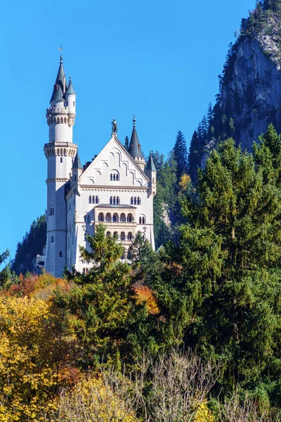 Bayern, Tyskland - 15 oktober 2017: Slottet Neuschwanstein och — Stockfoto