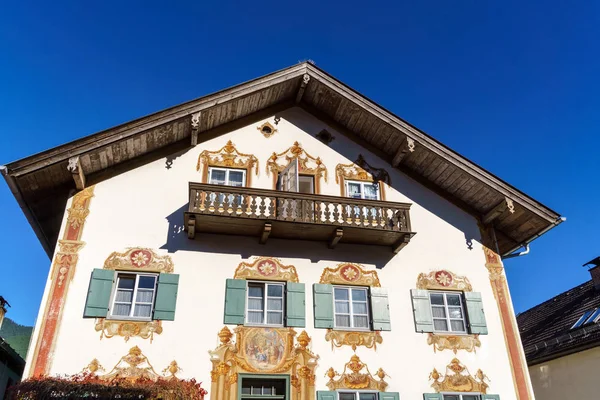 Obberamergau, Німеччина - 15 жовтня 2017: Традиційні будинки з — стокове фото