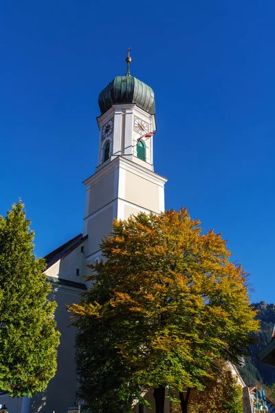 Obberamergau, Germania - 15 ottobre 2017: chiesa di San Pietro an — Foto Stock