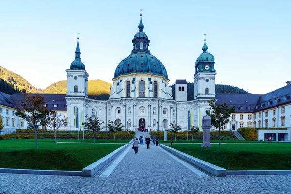 Obberamergau, Tyskland - 15 oktober 2017: Ettal-klostret BENEDIKTIN — Stockfoto